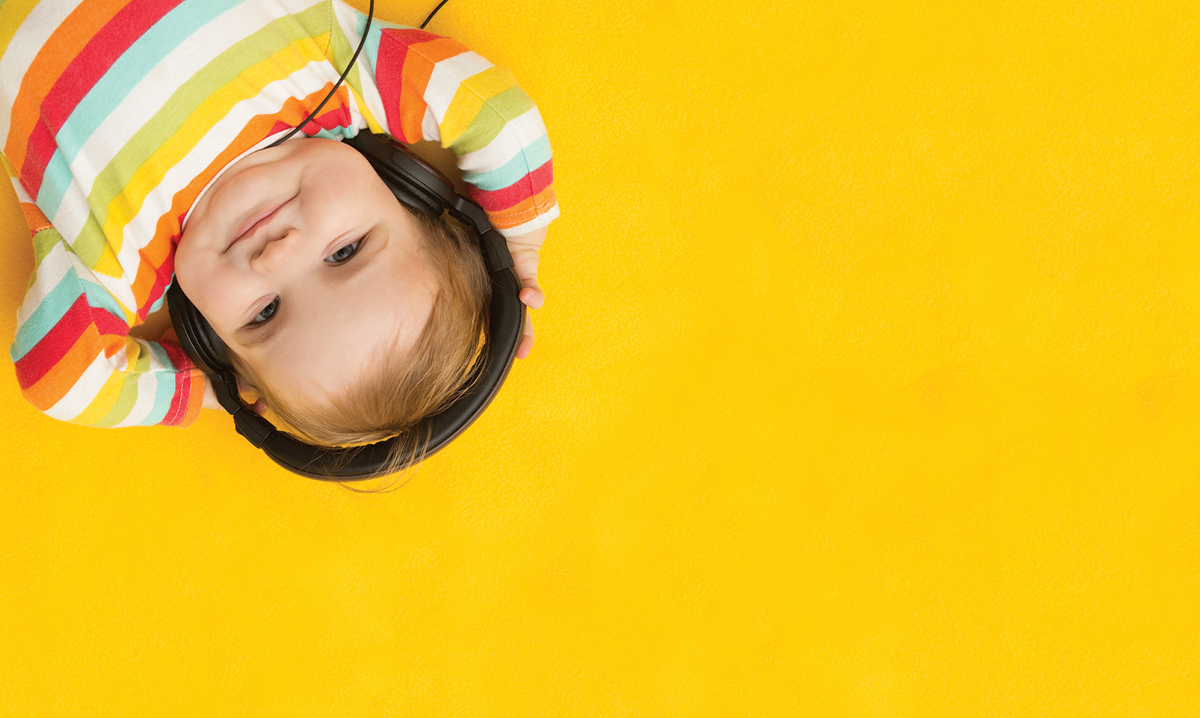 not-your-grandmas-lullaby-songs-modern-moms-sing-to-their babies-istock