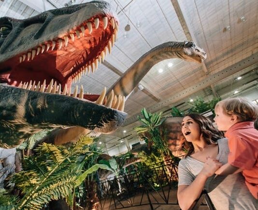 dinosaur attractions metro detroit