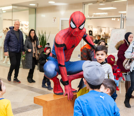 Spider Hero doing tricks