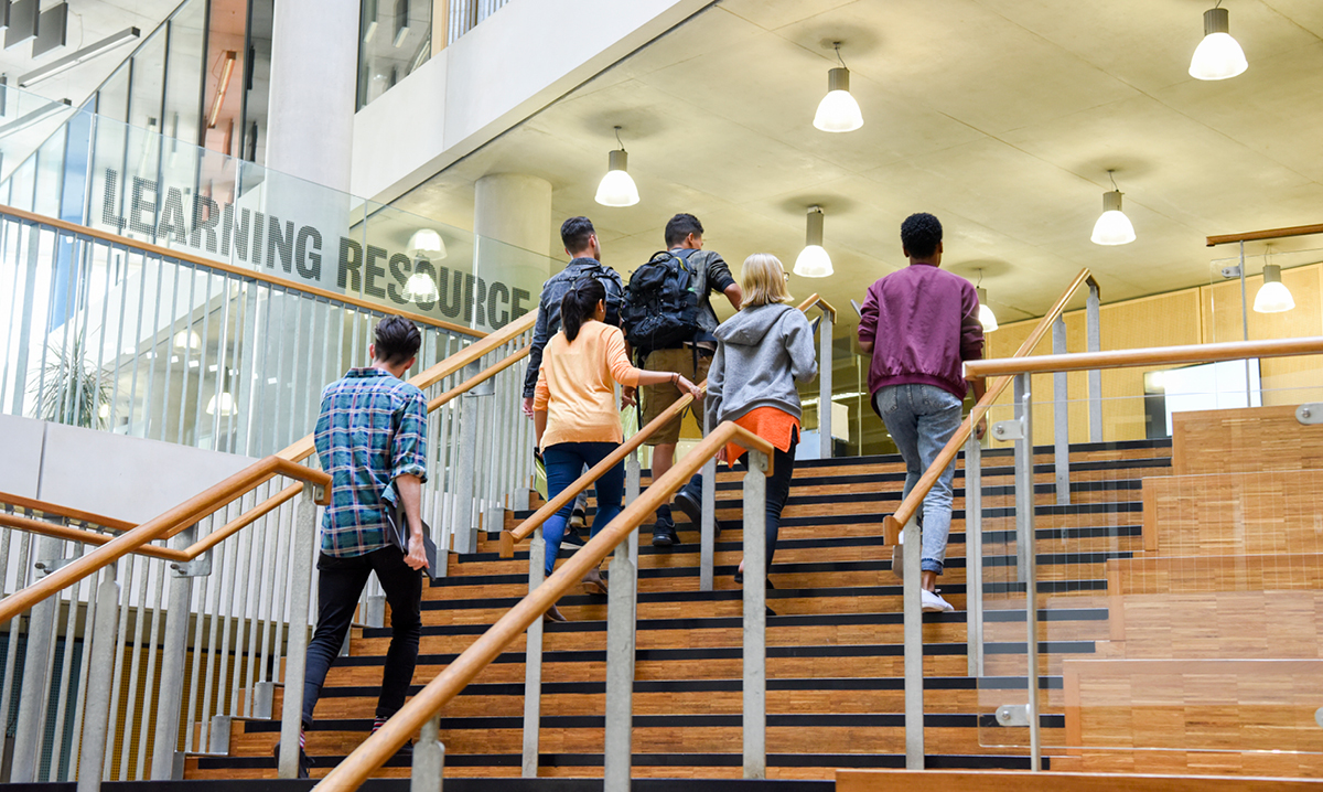 Big college vs. small college