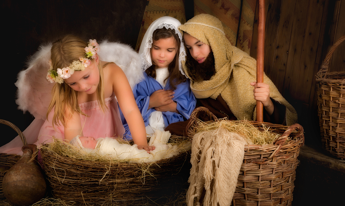 Kids acting out the nativity