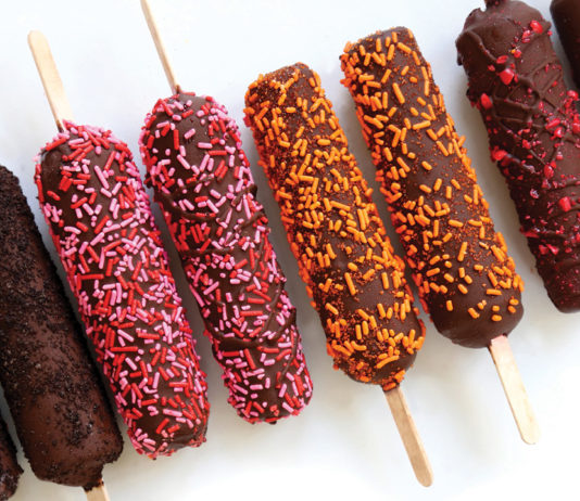 Dipped popsicles from Bombshell Treat Bar