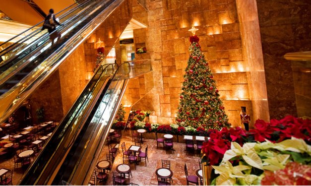 mall-and-shopping-center-holiday-hours-istock