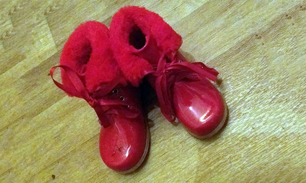 Fashion-Designer Mom Demands Payment for Toddler's 'Ruined' Shoes