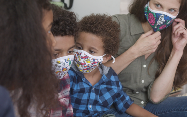 Win a Coloring Face Mask Kit from Andy & Evan