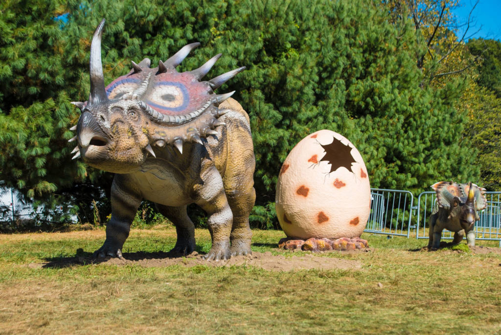 dino-stroll-canterbury-village