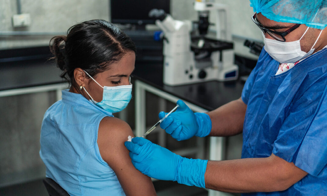 vaccine-recommendations-in-macomb-county-istock-hector-pertuz