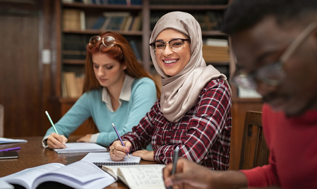 college-checklist-junior-istock-ridofranz