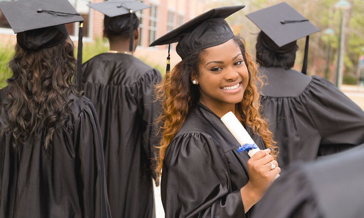 college-checklist-senior-istock-fstop123