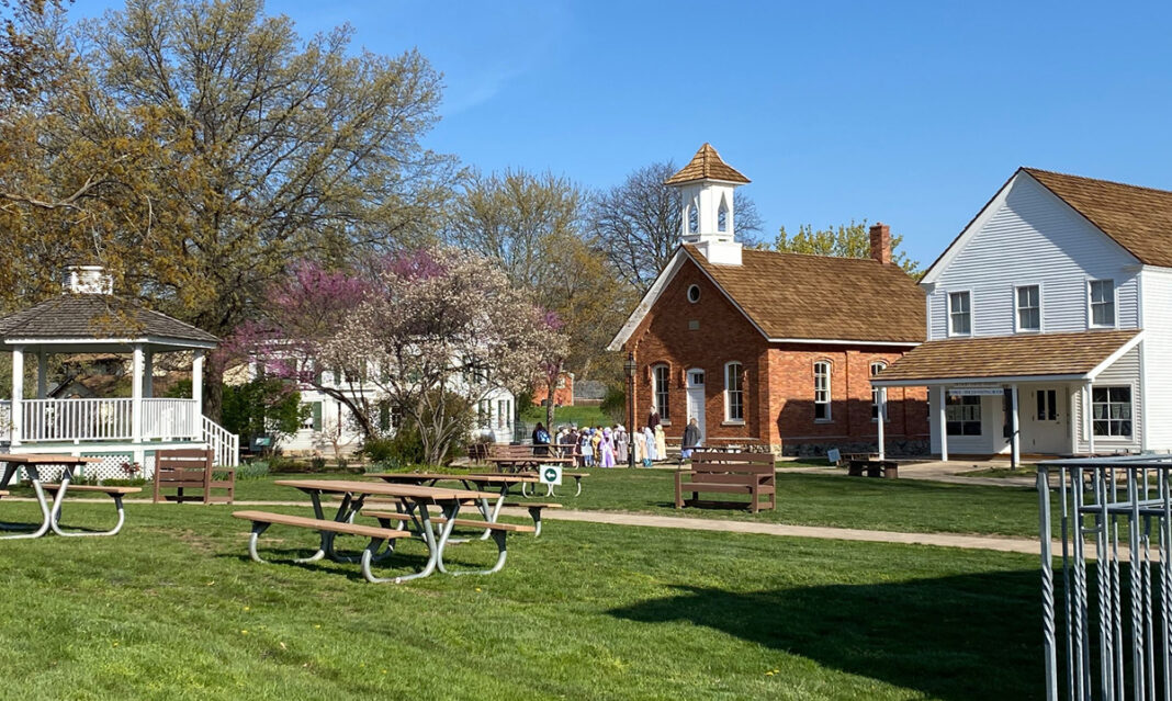 must-see-southeast-michigan-attractions-troy-historic-village