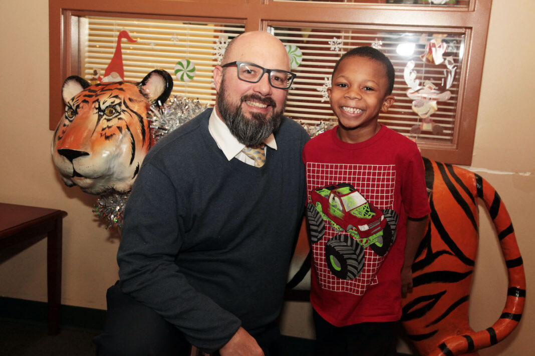 mount-clemens-schools-engaging-students-teacher-student-smiling