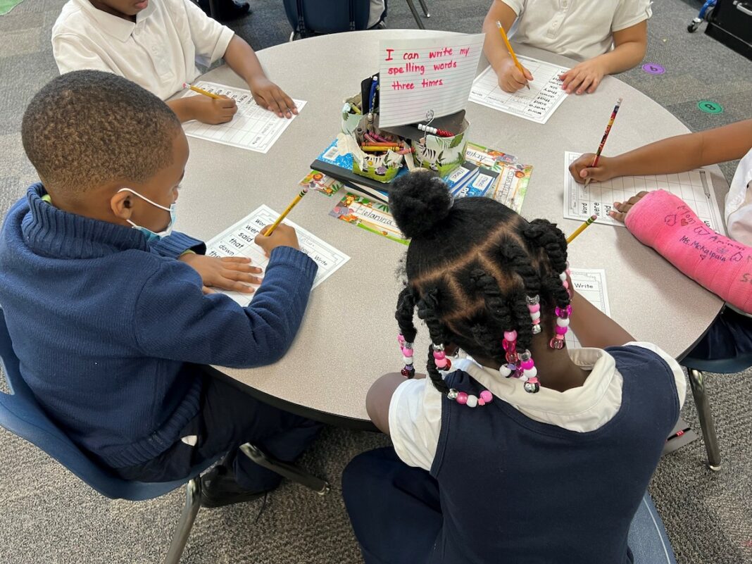 reading-success-children-learning-to-read-in-small-group