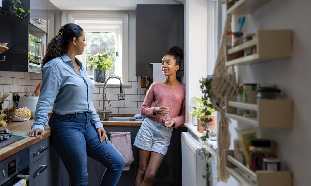 talking-to-kids-about-substance-use-mom-and-daughter-in-kitchen-talking-in-a-relaxed-way