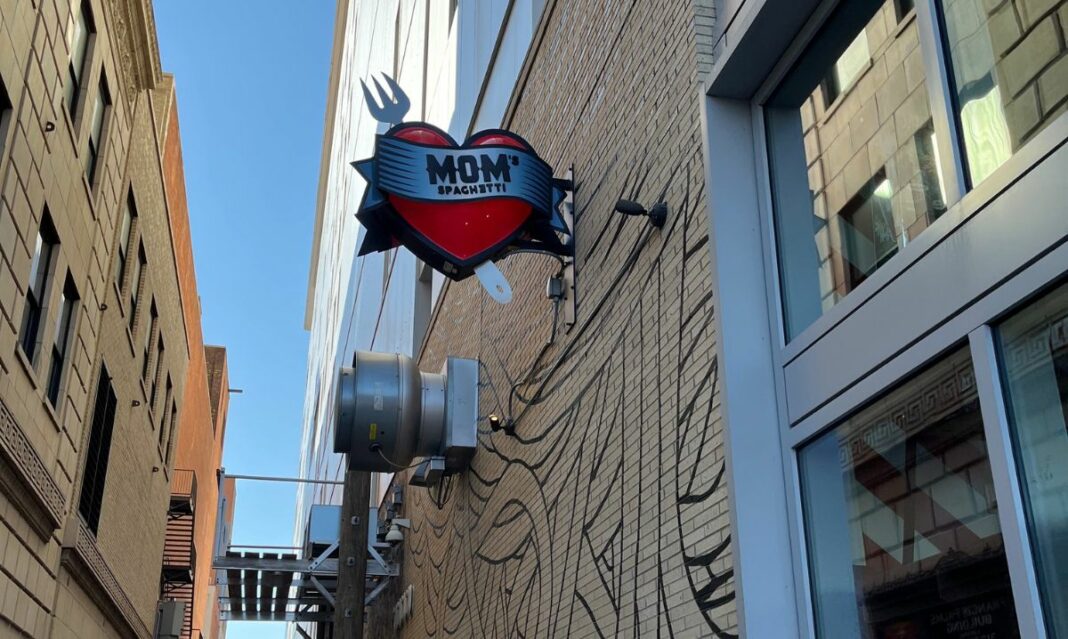 moms spaghetti detroit