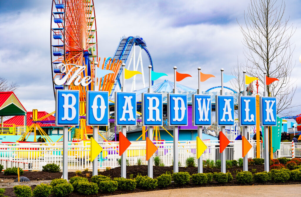 cedar-point-boardwalk