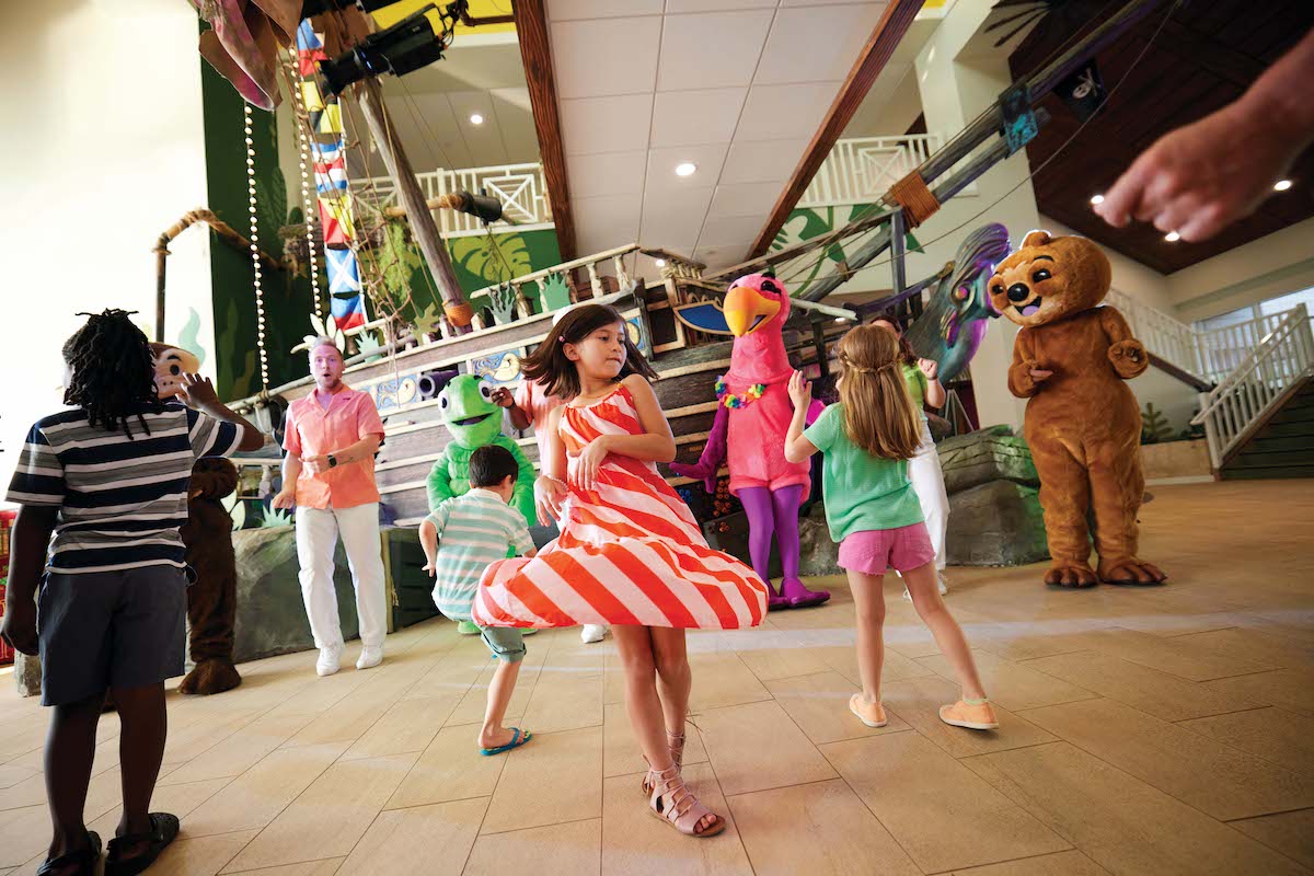 dance-party-castaway-bay-cedar-point