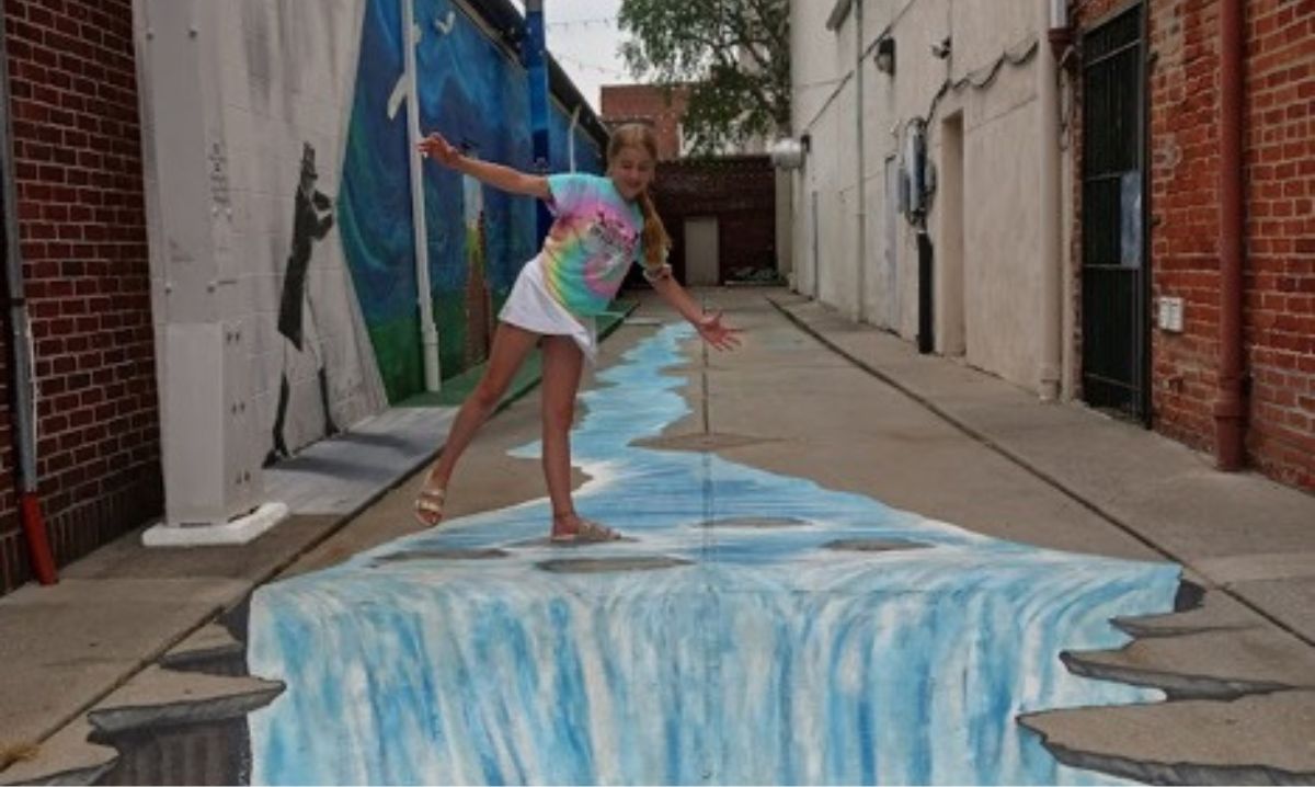 Maddelyn in Downtown Mount Clemens