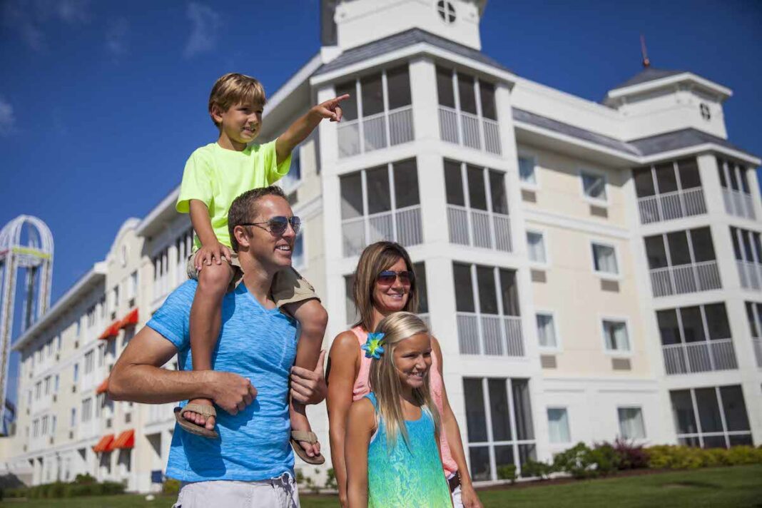 hotel-breakers-cedar-point