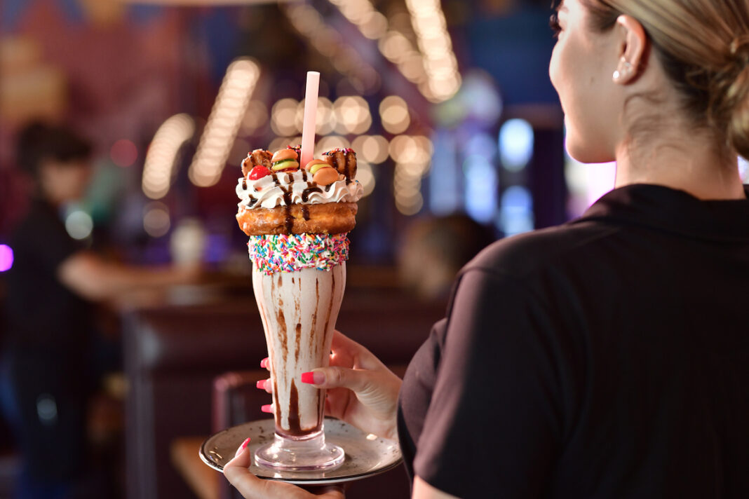 ice-cream-sandusky-kalahari-giant-sundae