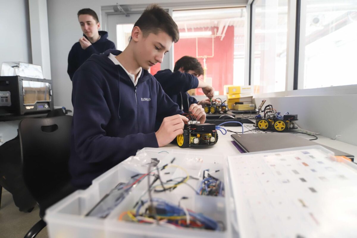 Student working at STEAM Class on Manoogian School