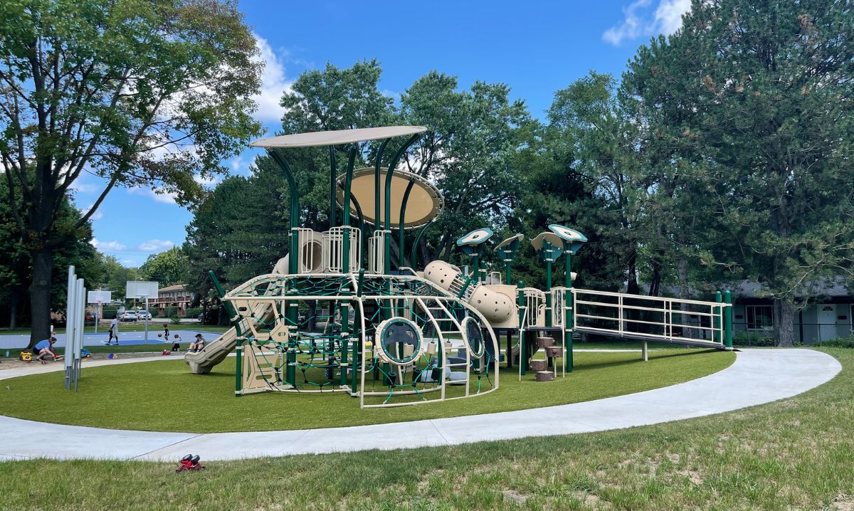 Best Playgrounds in Royal Oak - Hey-Hudson