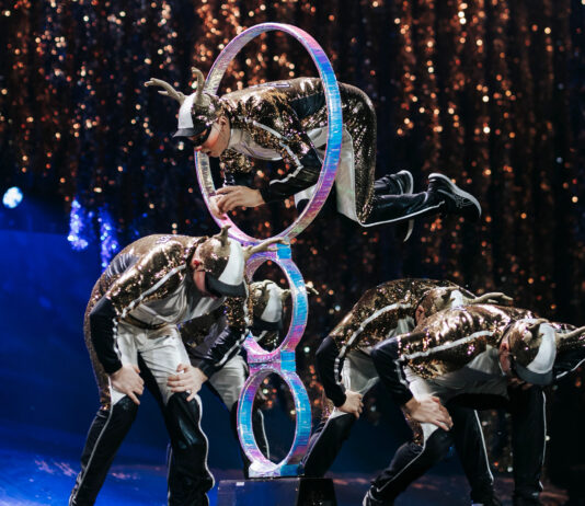 “‘Twas the Night Before…” by Cirque du Soleil at the Fox Theatre 'Twas the Night Before by Cirque du Soleil