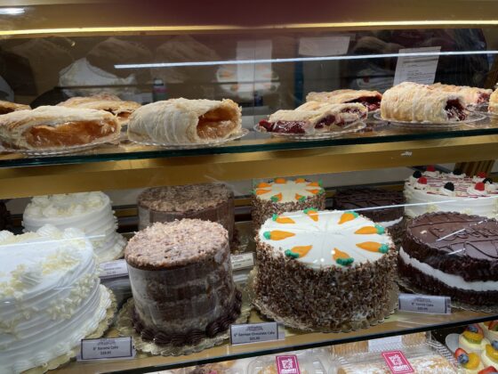 Zehnders Marketplace Cakes