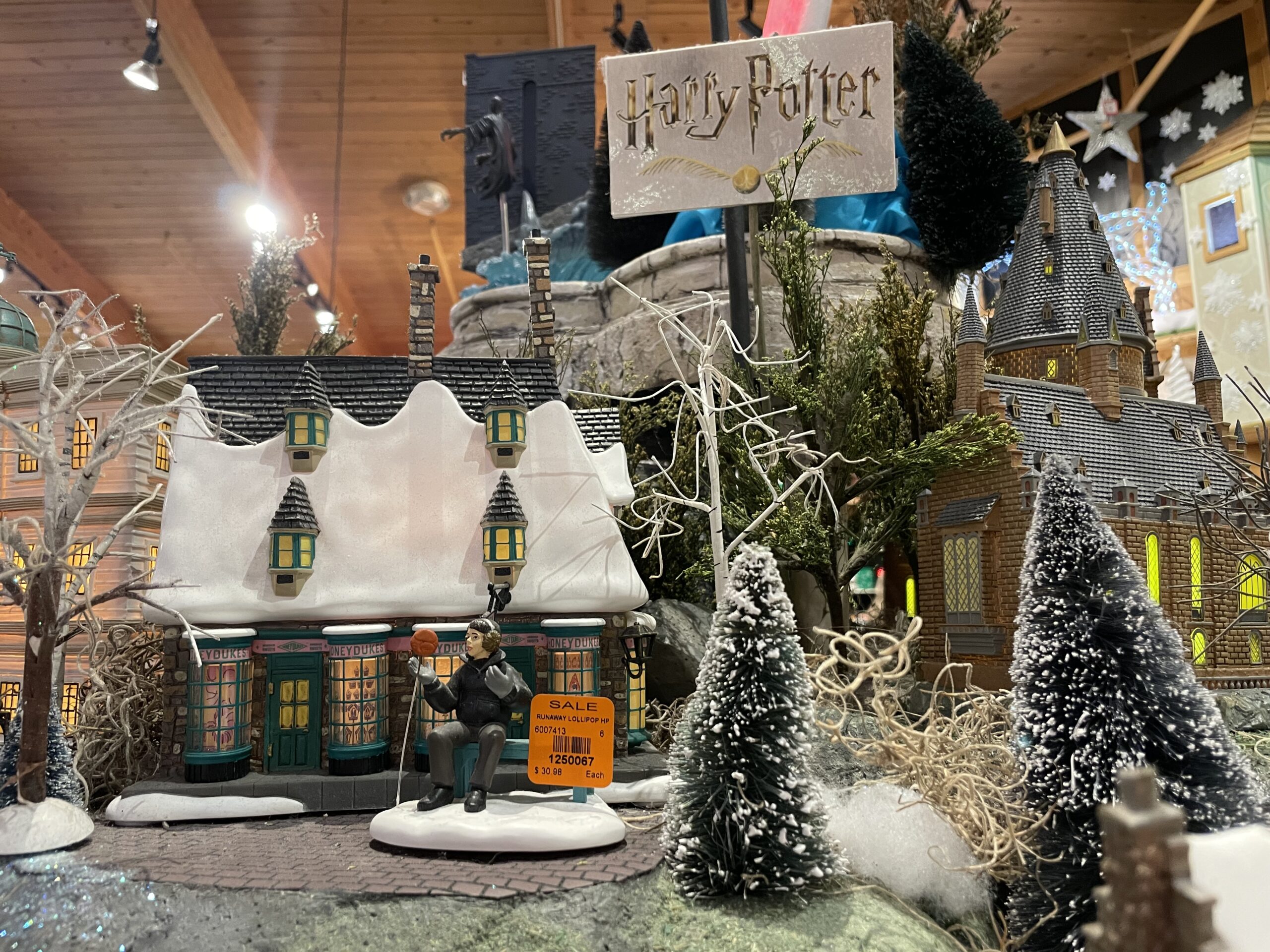 Harry Potter display at Frankenmuth Michigan's Bronner Christmas Wonderland is great for a family roadtrip.