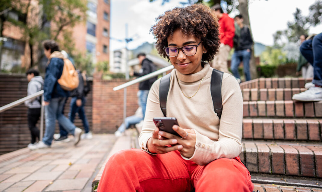 Michigan Schools Cell Phone Limit