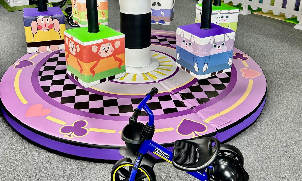 Jay and Zee Play Cafe