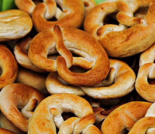 Twist It Up Pretzel Party Waterford event shows freshly baked soft pretzels kids make during this fun hands on family activity